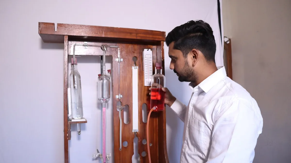 Wet chemical analysis in the Vimco Rolls lab
